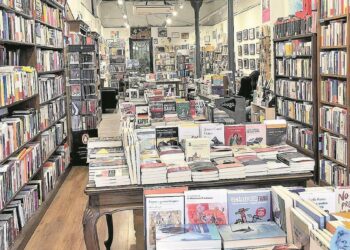 Librería Obaga, una bella obsesión de 80 metros en el Eixample