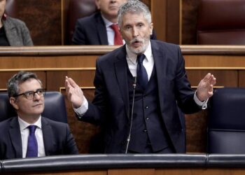 PP y Vox atacan a Marlaska por la delegación de la inmigración a Catalunya y el ministro insiste: ‘No hay cesión del control de fronteras’