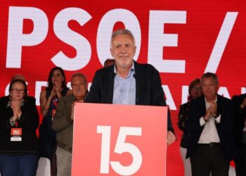 El ministro Ángel Víctor Torres desvela que padece cáncer