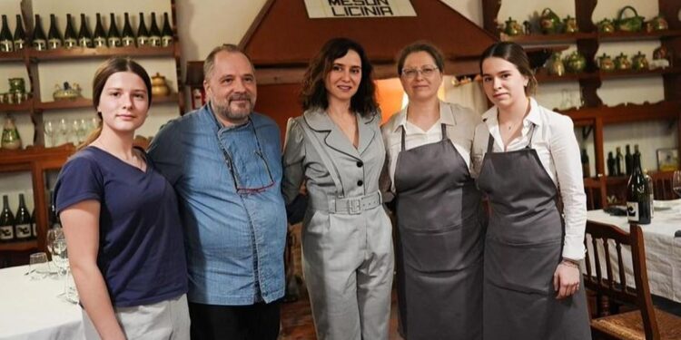 El mejor aceite de oliva de Madrid y 35 años de historia: así es el restaurante favorito de Isabel Díaz Ayuso