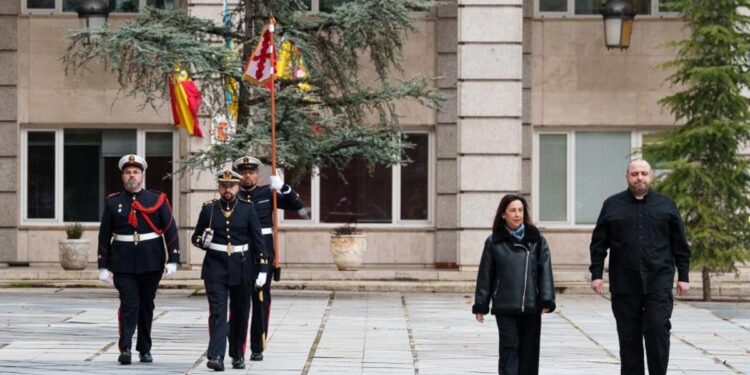 Empresas españolas de armamento se reúnen con el ministro de Defensa de Ucrania