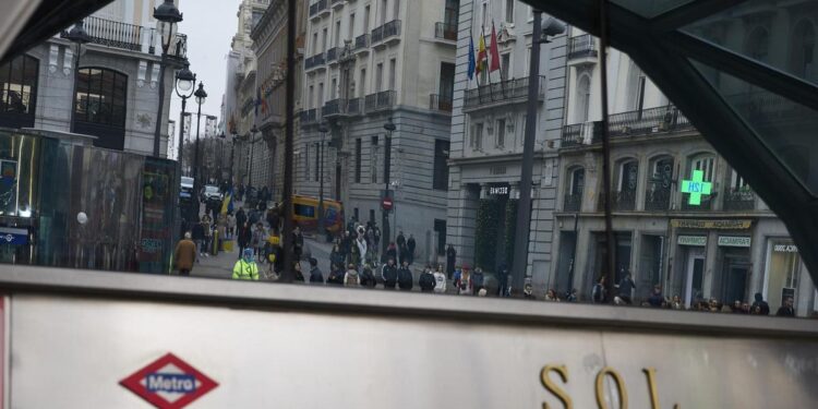 Cierres parciales en la estación de Sol por procesiones de Semana Santa