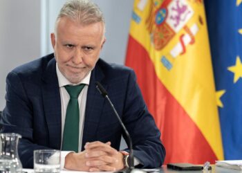 El Gobierno aprueba el decreto pactado con Junts para el reparto de menores migrantes desde Canarias