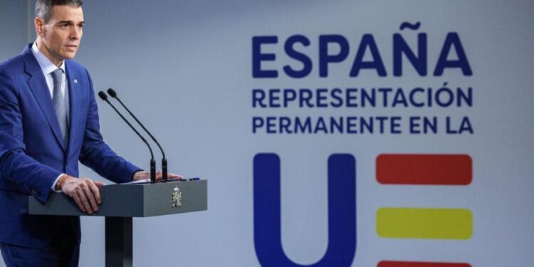 El Gobierno busca en los remanentes de los ministerios para suavizar el impacto de subir el gasto militar