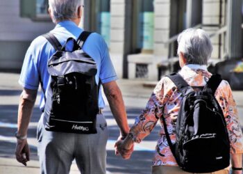 Las cifras desmienten los mitos: la economía ‘con canas’ es clave para el futuro