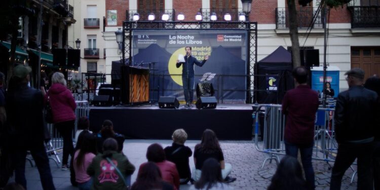 De Zahara a Muriel Barbery: todo lo que puedes hacer en La Noche de los Libros de Madrid