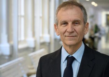 El doctor Antonio Alcaraz, especialista en cirugía urológica y trasplante renal, asegura que la IA ‘será imprescindible en cinco años en la cirugía renal’