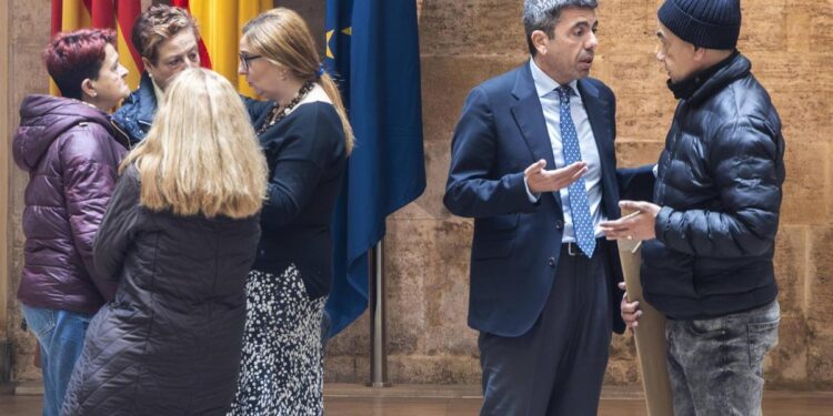 Mazón se cita con una asociación de víctimas que le señala como ‘máximo responsable’ del 29-O