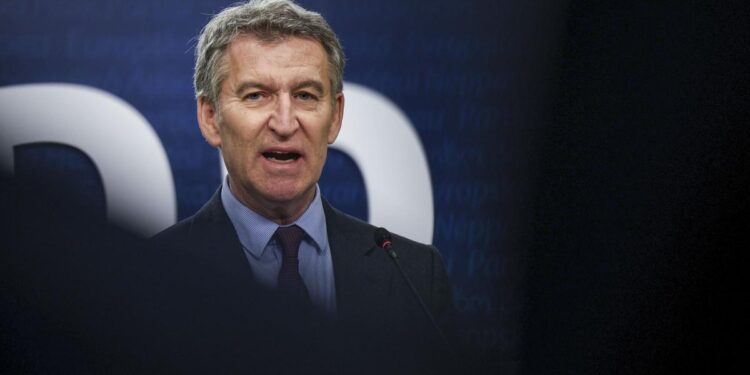 Feijóo dice que Mazón acudirá al congreso del Partido Popular Europeo en València en abril ‘si su agenda se lo permite’