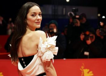 Marion Cotillard deslumbra reinterpretando a Andersen