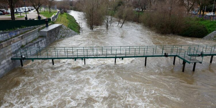 La borrasca Martinho pondrá este sábado en aviso a la mitad de España por viento, lluvia, nieve y olas