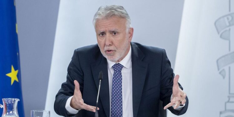 El Gobierno posterga hasta mayo la reubicación territorial de menores migrantes desde Canarias y Ceuta