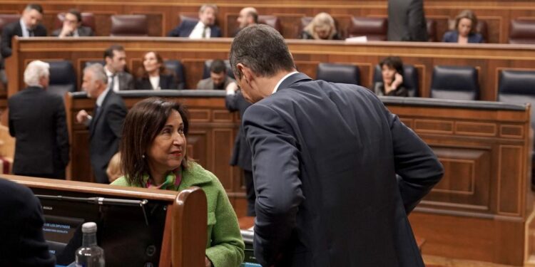 Sánchez arrincona al Ministerio de Defensa en el plan de rearme para orientarlo a Industria y Transformación Digital