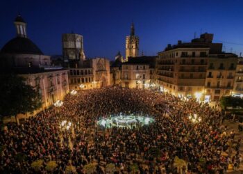 Sexta manifestación masiva contra Mazón cinco meses después de la DANA