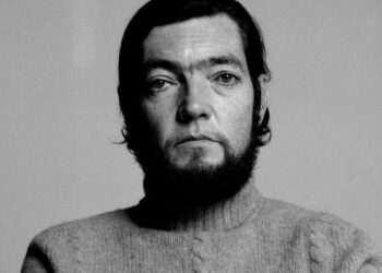 Vuelve Julio Cortázar, y es poeta