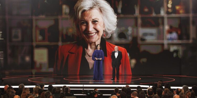 La venta del edificio donde nació Marisa Paredes ralentiza el homenaje de Madrid a la actriz