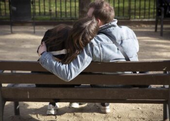 La primera ‘generación sin hijos’ se prepara para el ‘fantasma de la vejez’: el 20% de adultos de 55 a 64 años no han sido padres