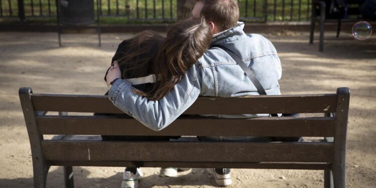 La primera ‘generación sin hijos’ se prepara para el ‘fantasma de la vejez’: el 20% de adultos de 55 a 64 años no han sido padres