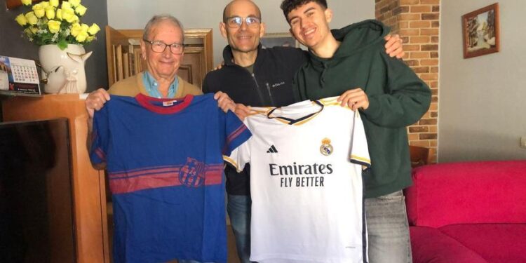 La familia ‘dividida’ por la rivalidad entre Barça y Real Madrid: ‘Mi abuelo es el tío raro dentro de la familia’