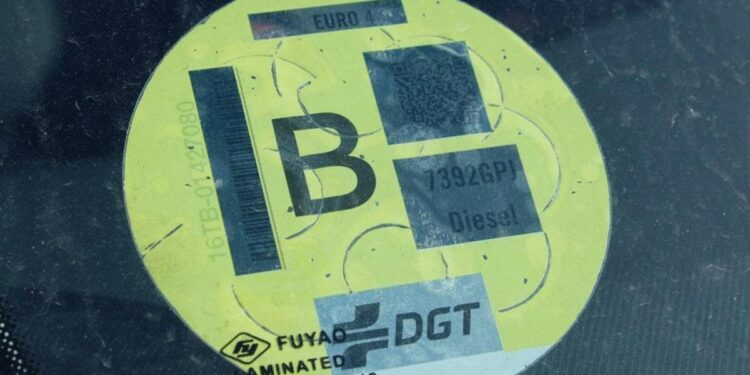 ¿Pensando en cambiar de coche? Madrid te da hasta 5.500 euros por comprar uno con etiqueta CERO