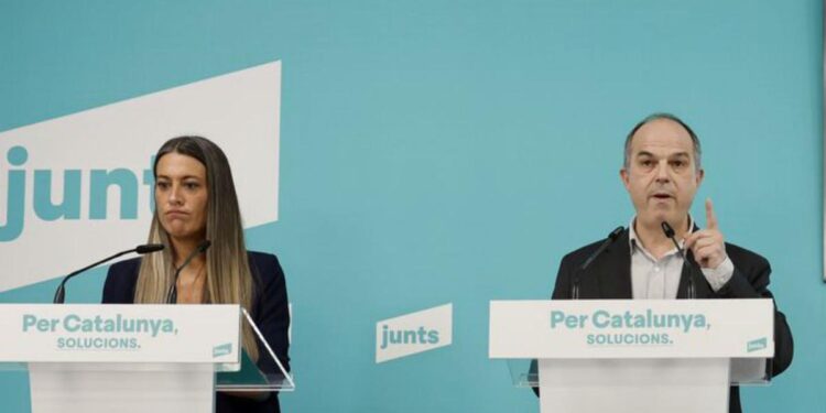 Junts se abre a negociar la regularización de extranjeros para atar el sí de Podemos al traspaso de inmigración