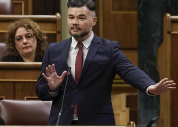 Rufián acusa a Junts de apoyar al Gobierno a cambio de puestos en los consejos de administración de Renfe o Aena