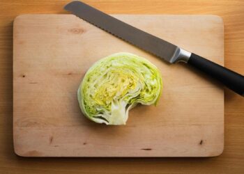 Estos son los 6 alimentos imprescindibles para mejorar la salud del cerebro de los más mayores