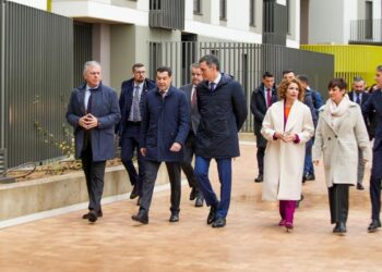 Sánchez pide a Juanma Moreno ‘topar’ el alquiler y que aplique la ley de vivienda en Andalucía