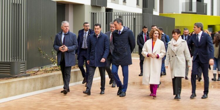 Sánchez pide a Juanma Moreno ‘topar’ el alquiler y que aplique la ley de vivienda en Andalucía