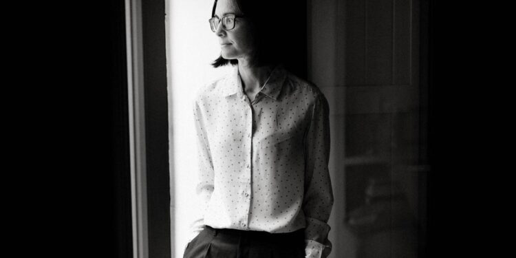 ‘Otra versión de ti’, de Inés Martín Rodrigo: bailando en la niebla del olvido