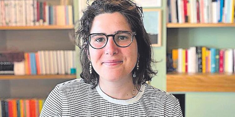 Marta Sangrá: ‘Una profesora de primaria me castigó de cara a la pared y allí cogí un libro’