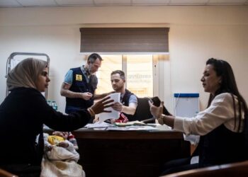 Sanidad pone en marcha una nueva evacuación de 13 menores con cáncer procedentes de Gaza