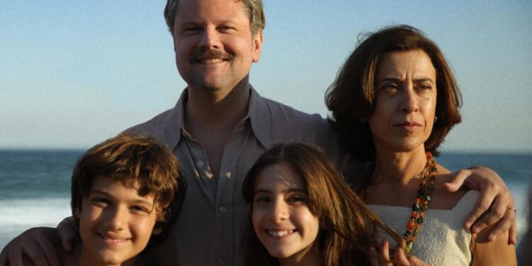 La cartelera sale de viaje: al Perú del oso Paddington y a un Brasil con aroma a Oscar