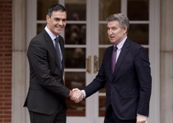 Sánchez se abona a la ‘pedagogía’ para el rearme ante un Feijóo que se lanza a por un Gobierno ‘agotado’
