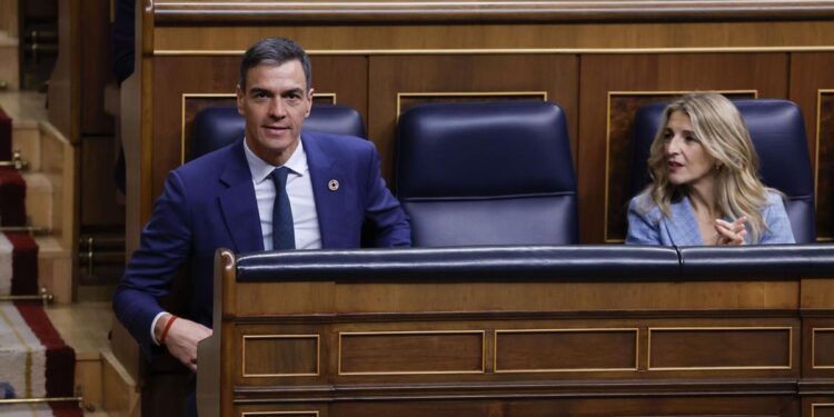 Yolanda Díaz se aleja de Sánchez y apoyará una iniciativa contra el gasto militar en plena pugna con Podemos