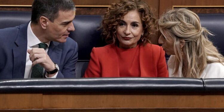 Díaz y Montero confirman que aún ‘no hay acuerdo’ sobre la tributación del SMI después de que Hacienda ceda sólo para 2025