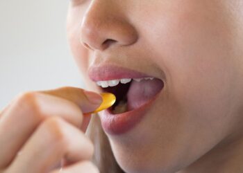 Pastillas para potenciar el bronceado: ¿funcionan para ponerse moreno o son peligrosas para la salud?