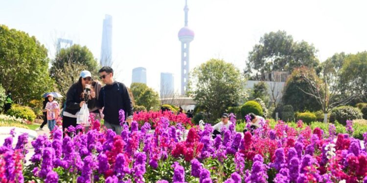 La nueva Guía de Shanghai en español destaca la presencia hispana y los vínculos entre China y los países hispanohablantes