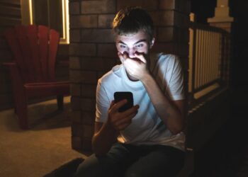 De la confianza a la viralización: el ‘sexting’ y su impacto entre adolescentes