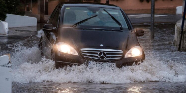 Los 5 consejos vitales de la DGT ante la llegada de la borrasca Martinho