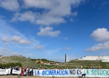 Los vecinos del PAU del Ensanche de Vallecas, en pie de guerra contra su incineradora: ‘Son años acumulando sustancias tóxicas’