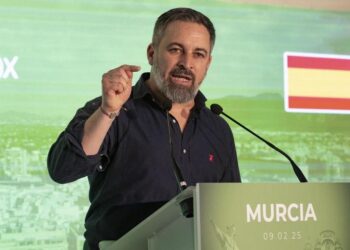 Vox se crece con su influencia en Valencia y deja claro que Mazón caerá cuando ellos den luz verde