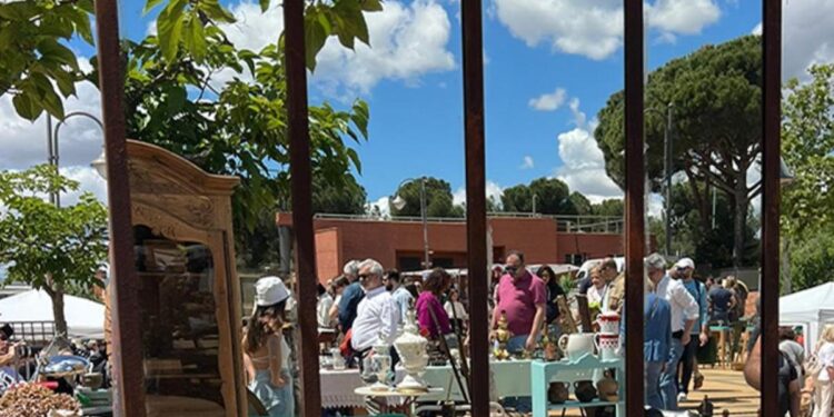 El Gran Desembalaje de Las Rozas vuelve a Madrid: dónde y cuándo visitar el gran mercadillo de antigüedades
