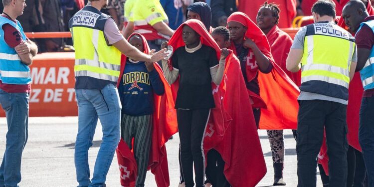 Las autonomías declaran sobreocupación de menores acogidos: Madrid los cifra en 2.442 y Andalucía ya está al 96% de su capacidad