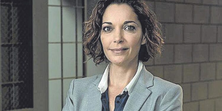 Cristina Plazas, actriz: ‘Cuando jugábamos al escondite y tocaba esconderse, me iba a la biblioteca’