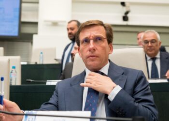 Almeida rechaza crear una comisión de investigación sobre el atropello y reitera su apoyo al director de la Policía Municipal