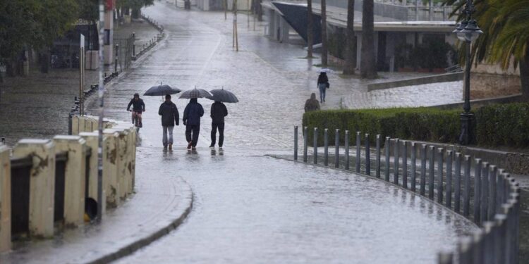 Doble alerta amarilla de la AEMET en Madrid: lluvias y granizo a la vista para este lunes