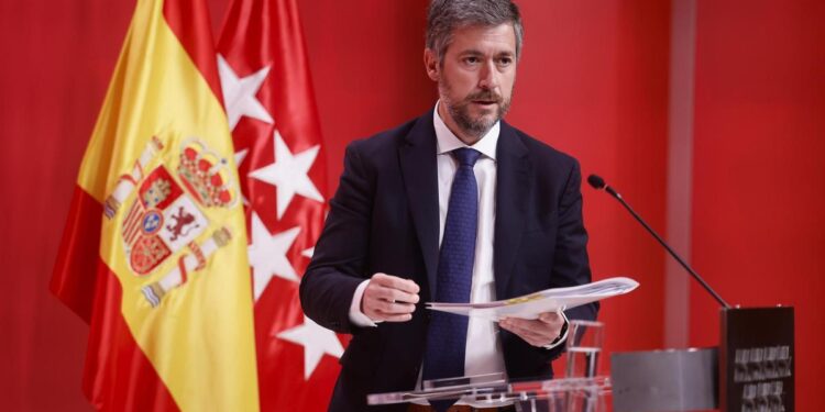 Madrid extiende las becas de comedor a los hijos de miembros de las Fuerzas Armadas destinados en la región