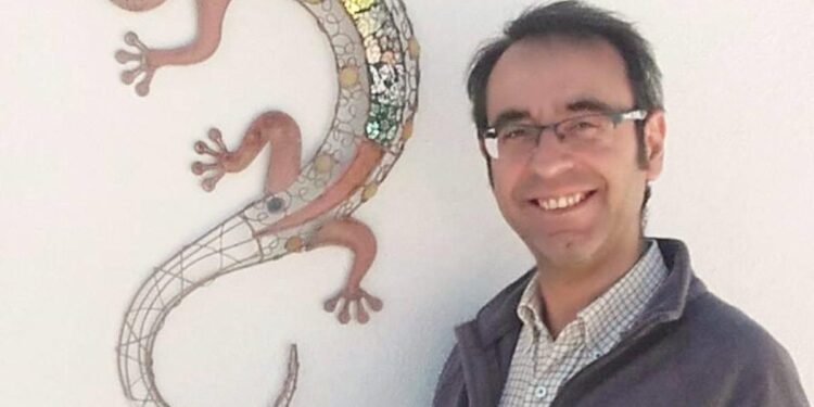 ‘Otra vez la poesía’, de José Luis López Bretones: frente a los  vanos simulacros