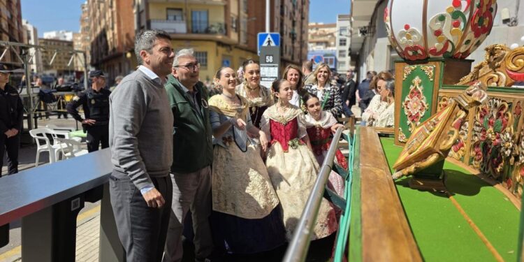 La Policía detiene en Valencia a un joven por amenazar de muerte a Mazón en redes sociales